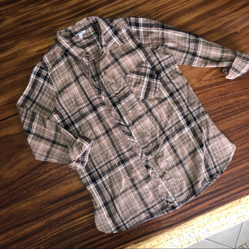 Women’s plaid shirt